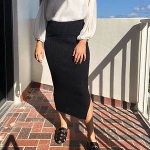 Black midi ribbed tight skirt